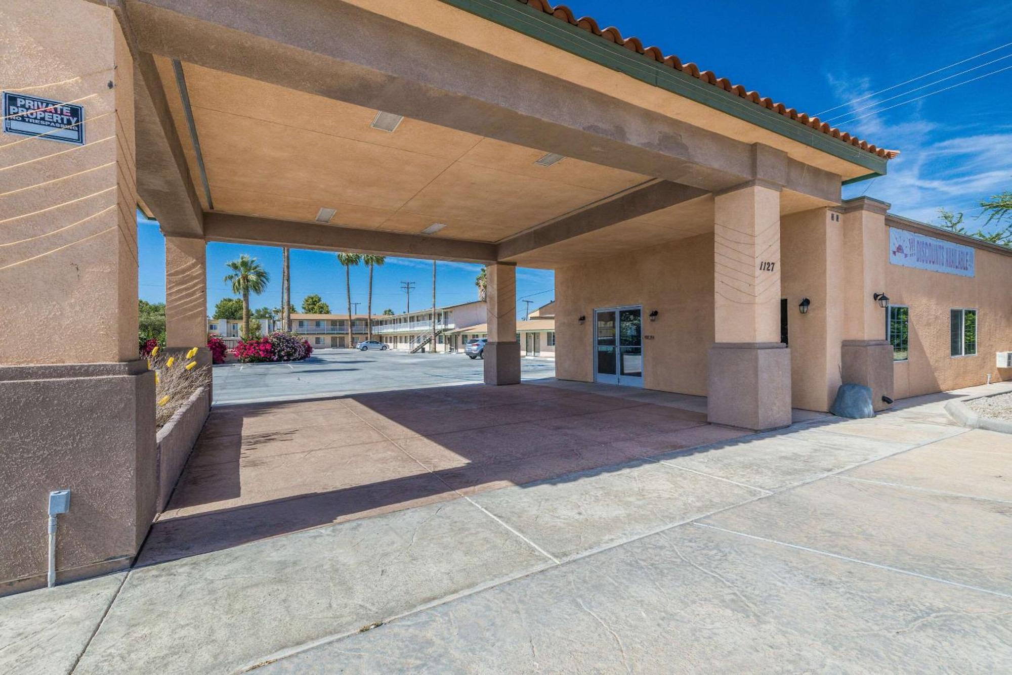Rodeway Inn & Suites Blythe I-10 Exterior foto