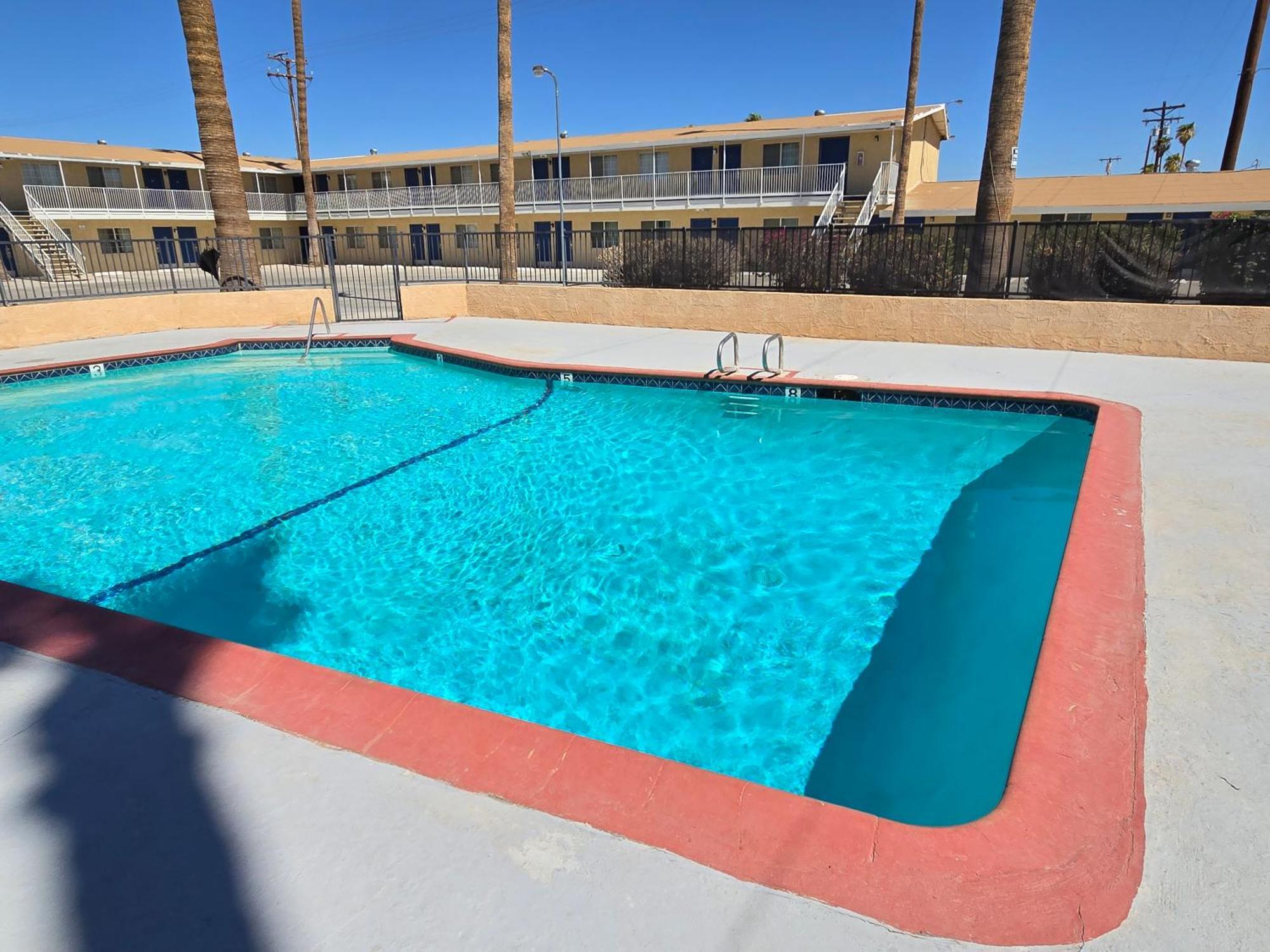 Rodeway Inn & Suites Blythe I-10 Exterior foto