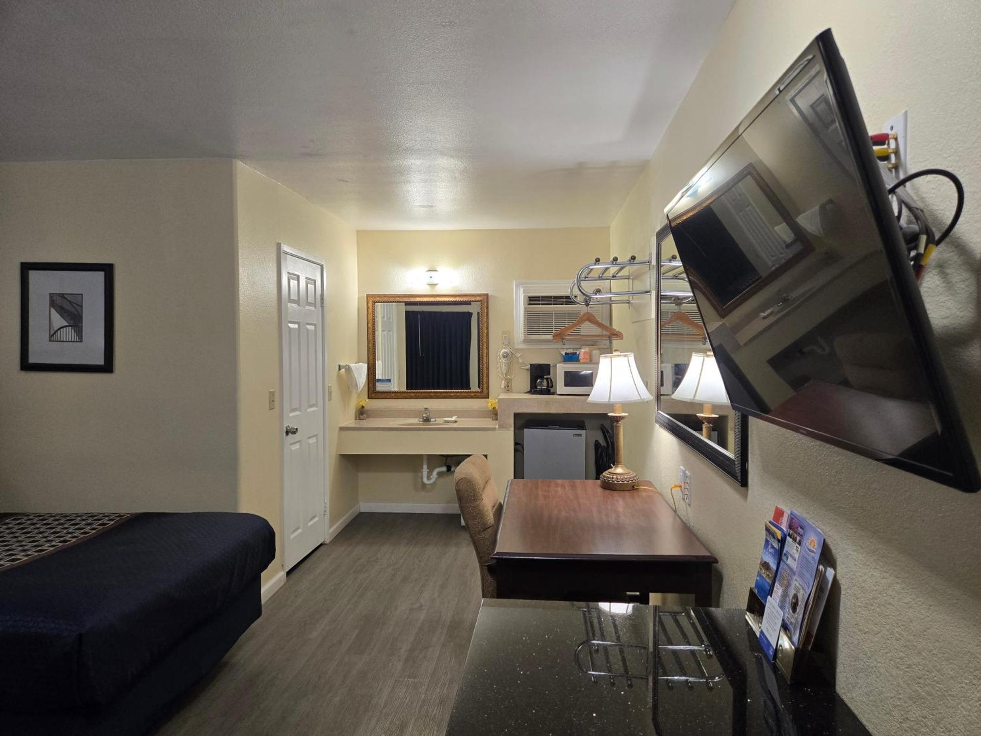 Rodeway Inn & Suites Blythe I-10 Exterior foto