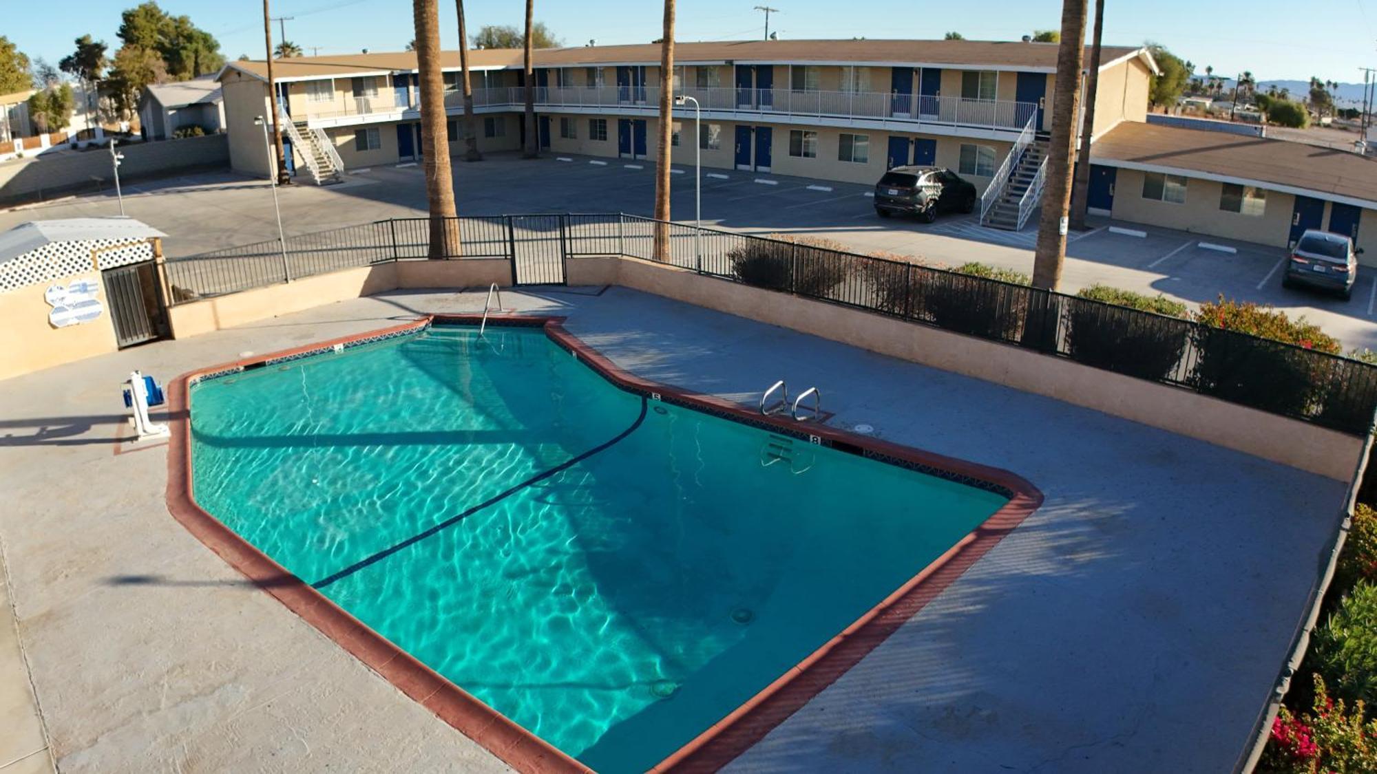Rodeway Inn & Suites Blythe I-10 Exterior foto